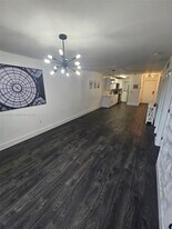6055 W 19th Ave in Hialeah, FL - Building Photo