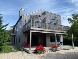 22 Miller Ave in Montauk, NY - Building Photo