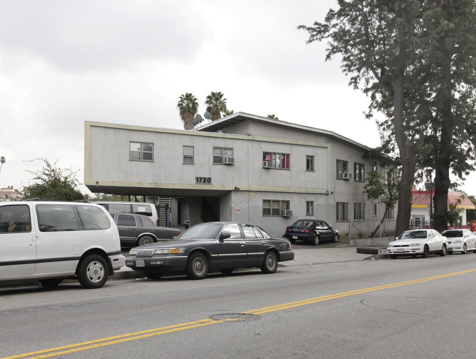 1720 N Bronson Ave in Los Angeles, CA - Building Photo