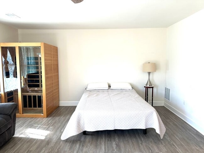 property at 8773 Elsing Green Dr