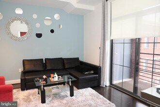 1111 Oronoco St, Unit 532 in Alexandria, VA - Foto de edificio - Building Photo