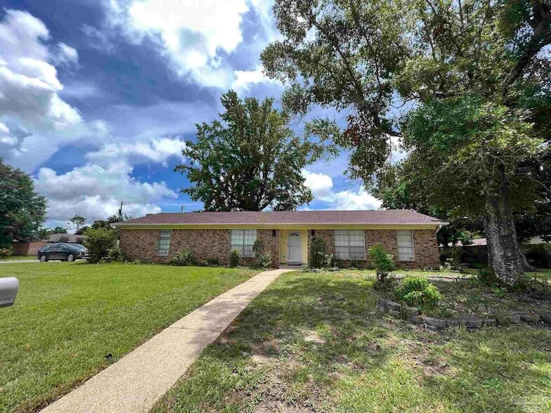 6406 Antietam Dr in Pensacola, FL - Building Photo