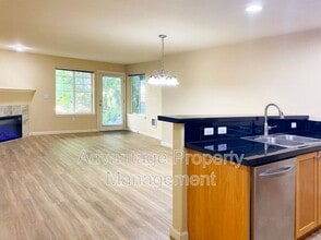 6298 SW Grand Oaks Dr in Corvallis, OR - Building Photo - Building Photo