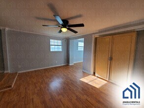 301 W Ave S in San Angelo, TX - Building Photo - Building Photo