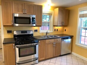 5 Whalen Ln in Natick, MA - Building Photo - Building Photo