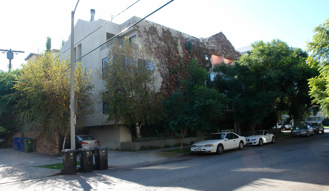 1600 Camden Ave in Los Angeles, CA - Foto de edificio - Building Photo