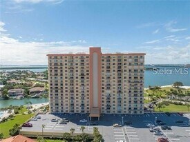 4900 Brittany Dr S in St. Petersburg, FL - Building Photo