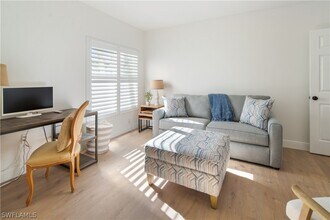 776 Willowbrook Dr in Naples, FL - Building Photo - Building Photo