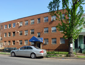 1314 K St SE in Washington, DC - Building Photo - Building Photo