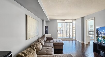 1110-1111 11 St SW in Calgary, AB - Building Photo - Building Photo