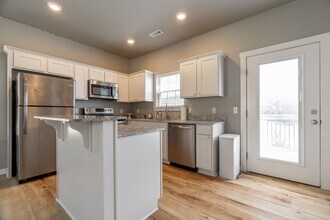 266 S Slopeside Dr in Fayetteville, AR - Building Photo - Building Photo