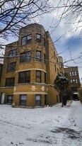 1919 W Berteau Ave in Chicago, IL - Building Photo
