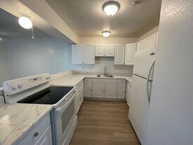 Hamilton Commons in Chandler, AZ - Building Photo