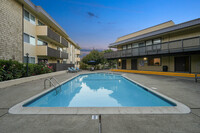 Ralston at Belmont in Belmont, CA - Foto de edificio - Building Photo