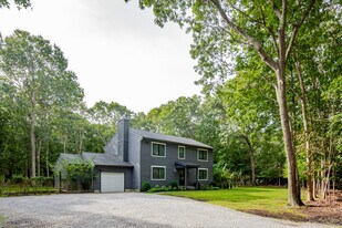 463 Merchants Path in Wainscott, NY - Building Photo