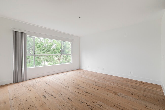 939 Palm Ave in West Hollywood, CA - Building Photo - Building Photo