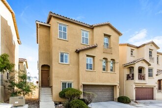 1300 Sand Castle Ave in Las Vegas, NV - Foto de edificio - Building Photo