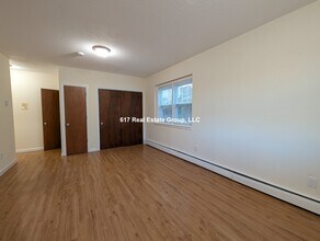 2018 Commonwealth Ave in Boston, MA - Foto de edificio - Building Photo