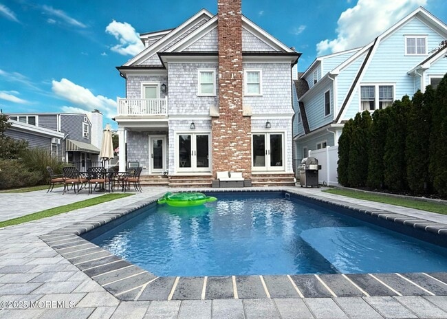 property at 608 Chicago Blvd