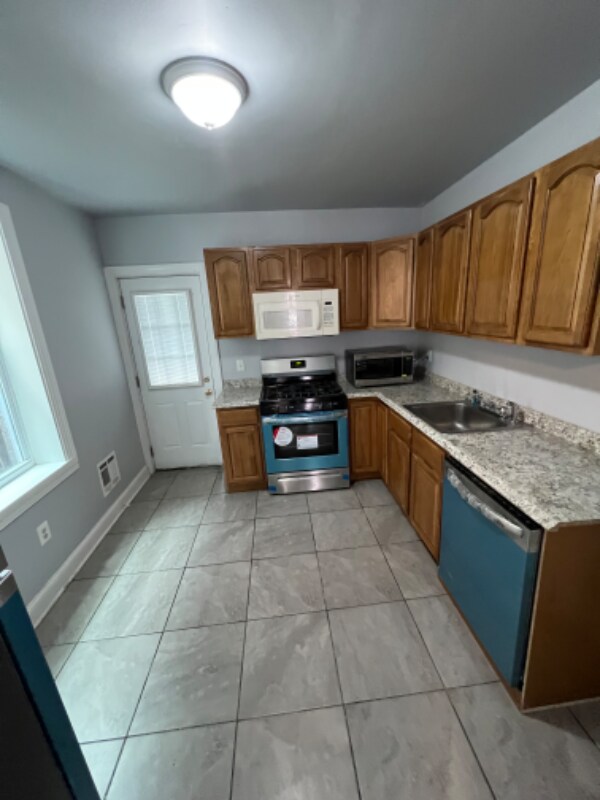 1856 N Taney St photo'