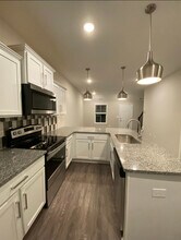 1040 Glenkirk Dr in Clarksville, TN - Building Photo - Building Photo