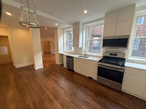 1726 Beacon St in Brookline, MA - Building Photo - Building Photo