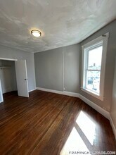 64 Hollis St, Unit 15 in Framingham, MA - Foto de edificio - Building Photo