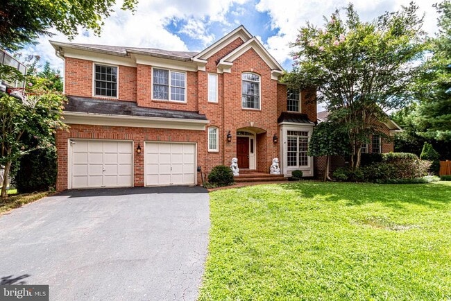1719 Strine Dr in McLean, VA - Building Photo - Building Photo