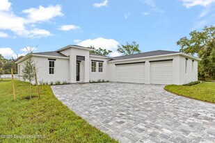 30 Victoria St in Merritt Island, FL - Building Photo