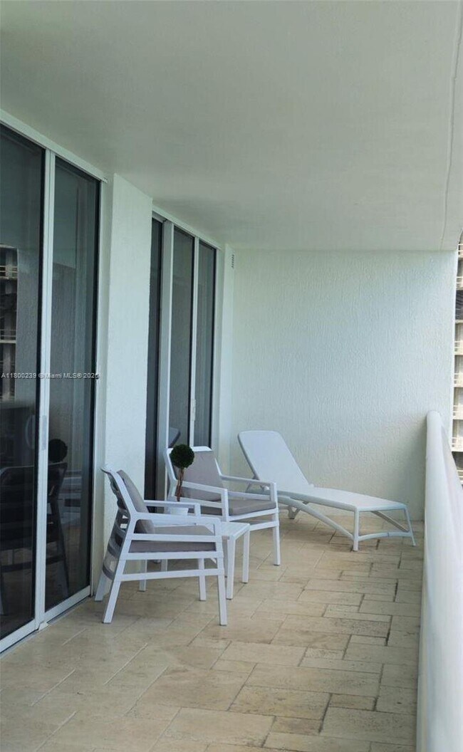 1800 S Ocean Dr, Unit 2602 in Hallandale Beach, FL - Building Photo - Building Photo