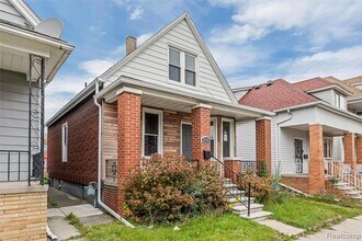 2405 Burger St in Hamtramck, MI - Building Photo - Building Photo
