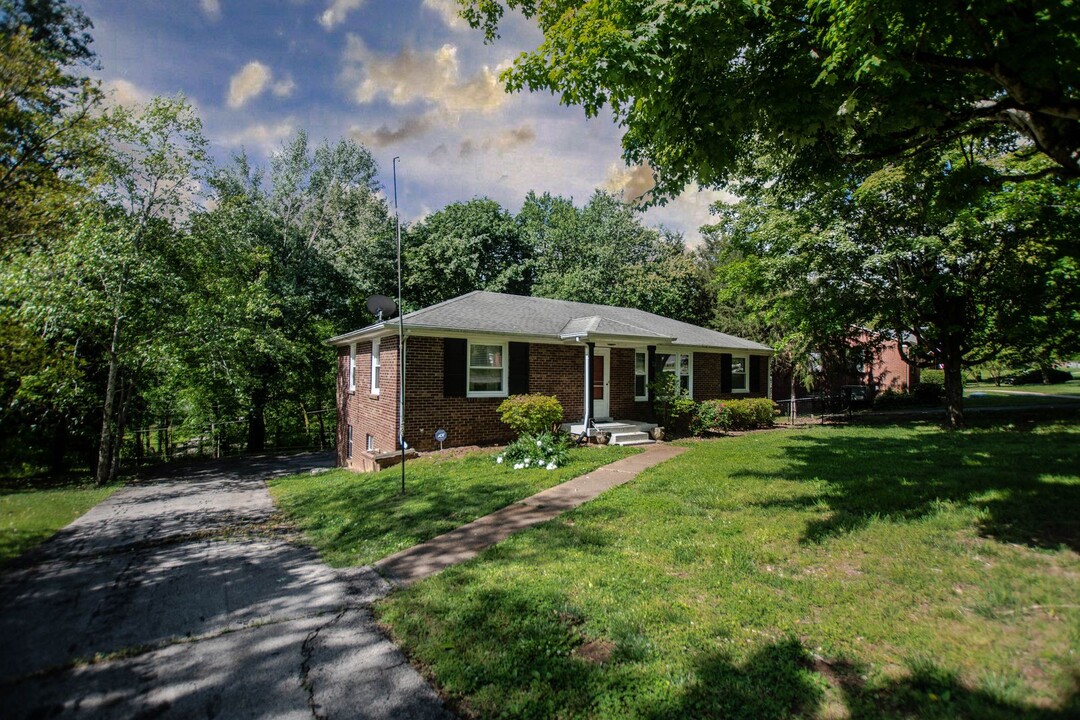 12 Lacy Ln in Clarksville, TN - Foto de edificio