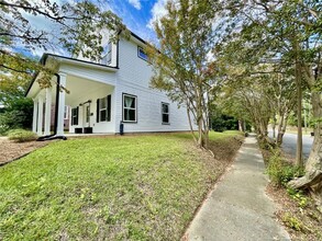 1102 Norwood St in Fayetteville, NC - Foto de edificio - Building Photo