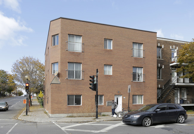 2503 Hochelaga in Montréal, QC - Building Photo - Building Photo