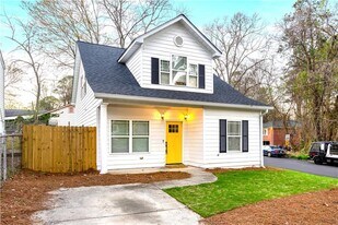 56 Holly Rd NW in Atlanta, GA - Building Photo