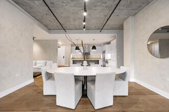 111 S Peoria St in Chicago, IL - Building Photo - Building Photo