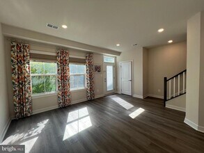 2319 Water Promenade Ave in Herndon, VA - Building Photo - Building Photo