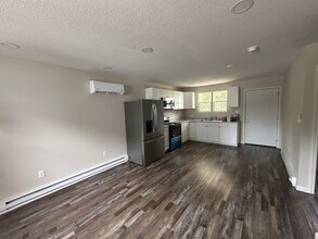 512 Collins Ave in Van Wert, OH - Building Photo - Building Photo