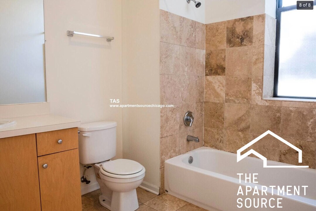 1260 N Greenview Ave in Chicago, IL - Building Photo