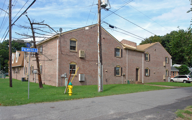 Princess Court Apartments in Norfolk, VA - Building Photo - Building Photo