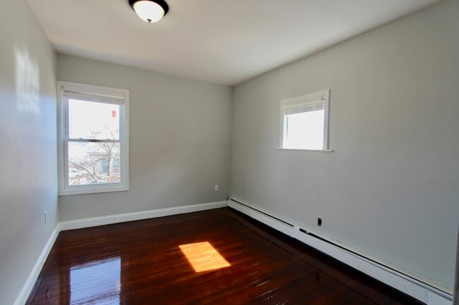 55 Estes St, Unit 5 in Lynn, MA - Foto de edificio - Building Photo