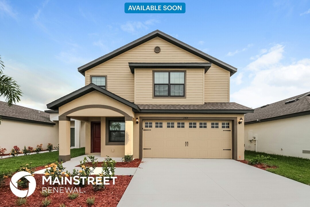 2418 Caspian Dr in Lakeland, FL - Building Photo