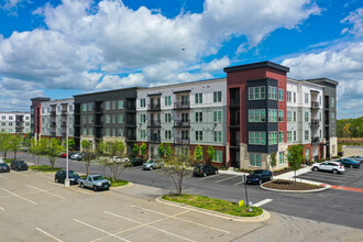 The Vue at Westchester Commons in Midlothian, VA - Building Photo - Building Photo