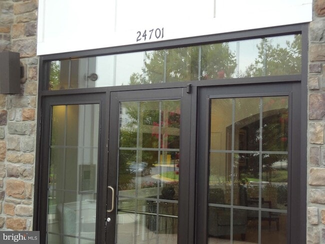 24701 Byrne Meadow Square, Unit 202 in Aldie, VA - Building Photo - Building Photo