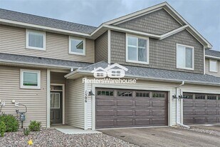 1506 Southpoint Dr in Hudson, WI - Building Photo