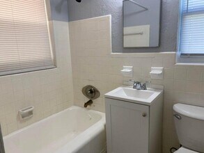 520 52nd St in West Palm Beach, FL - Building Photo - Building Photo