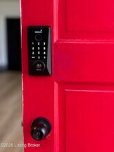 5610 Haunz Ln in Louisville, KY - Building Photo - Building Photo