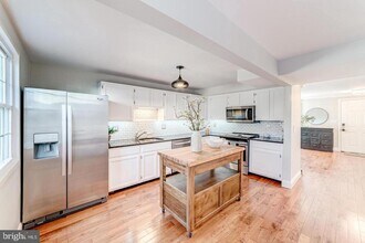 26 Southall Ct in Sterling, VA - Building Photo - Building Photo