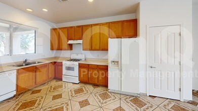 4720 W Lindenthal Ln in Tucson, AZ - Building Photo - Building Photo