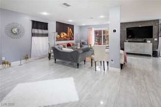 7620 Marine Current St in Las Vegas, NV - Foto de edificio - Building Photo